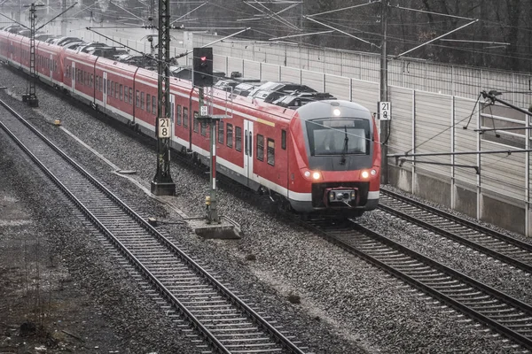 S-bahn gernlinden bei Regen und Sturm — Stockfoto