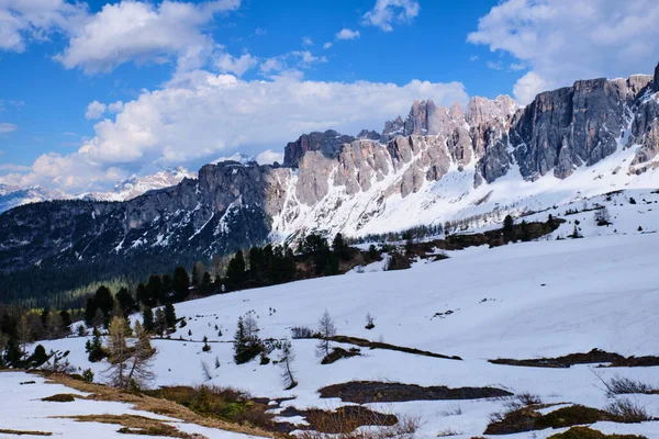 Rocas y montañas en Tirol del Sur Italia —  Fotos de Stock