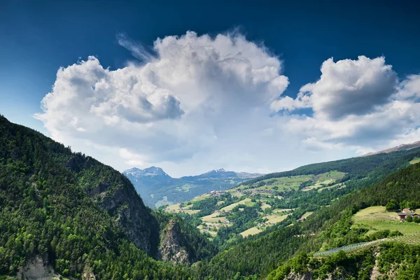 Utsikt från klostret Saeben till landskapet — Stockfoto