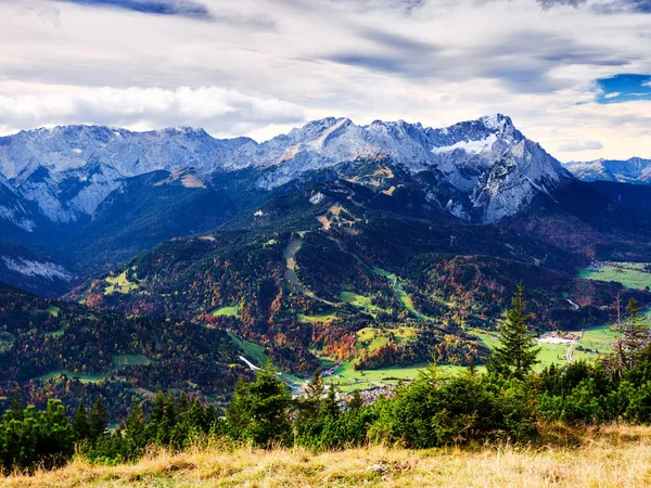 View to the alps from the top of mountain Wank in Garmisch-Parte — Stock Photo, Image