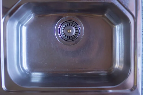Üst Manzara Temiz Chrome Lavabosu Fotokopi Alanı Modern Mutfak Çalışma — Stok fotoğraf