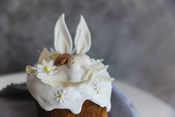 Velikonoční koláče - tradiční Kulich, Paška Velikonoční chléb. Tradiční velikonoční jaro — Stock fotografie