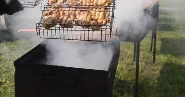 Marinaded shish kebab is frying on brazier. — 비디오
