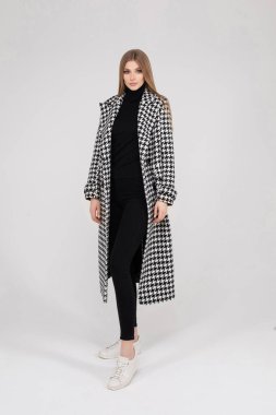 Gorgeous lady in black and white look.