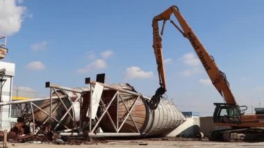 Değirmeni buldozer yok eski silo kule