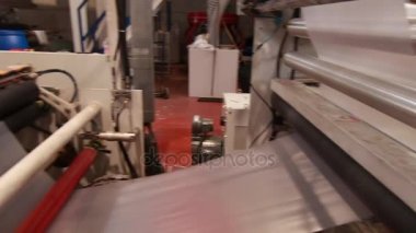 Plastik levha bir rulo kıvrılmış kadeh