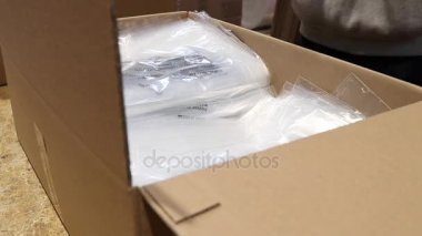 Karton Ambalaj Plastik torbaları görüntüsünü verme