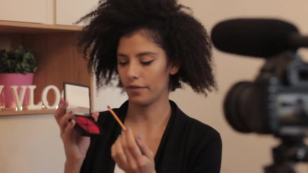 Schuss von Mode-Vlogger Rekord Make-up-Video eplainer — Stockvideo