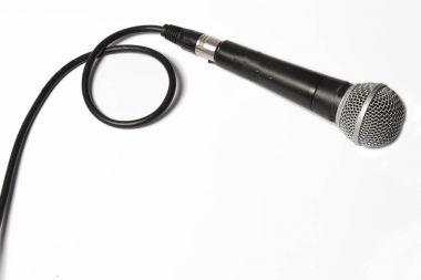 Xlr kablosu ile dinamik mikrofon