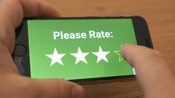 Rating in mobile app concept — Stock Photo, Image