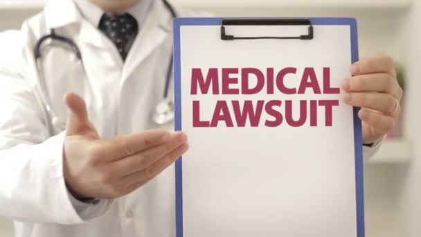 医者を引き起こす患者が医療訴訟をファイルする — ストック動画