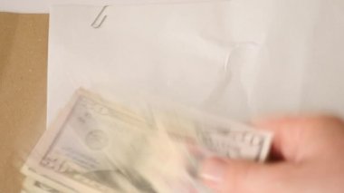Boş boşluk zarf faturalarında para