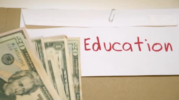 Концепция расходов на образование — стоковое видео