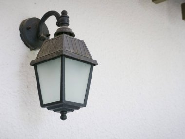 Eski sokak lambası görünümünü kapat