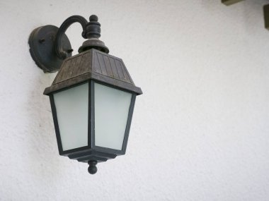 Eski sokak lambası görünümünü kapat