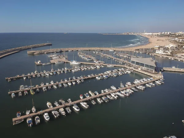 요트와 보트 도킹 Ashdod 마리나에서 — 스톡 사진