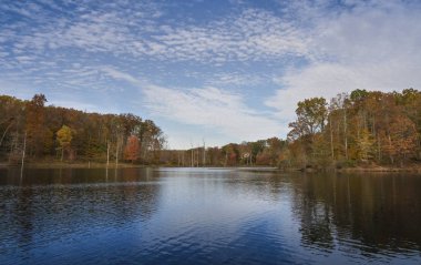 Su manzaralı küçük Seneca Gölü Black Hill Reginal Park