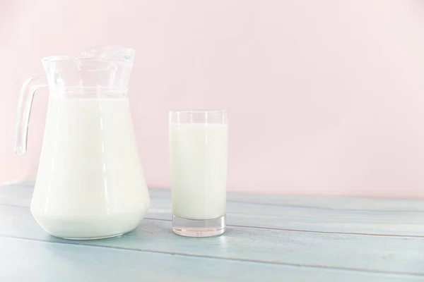 Стеклянное Молоко Столе Пейте Молоко Хорошего Здоровья — стоковое фото