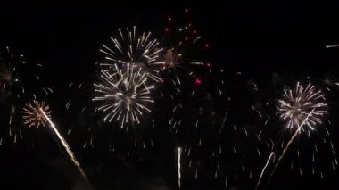 Pattaya Uluslararası Havai fişek Festivali 'nin gerçek arka planı. Yeni yıl arifesinde havai fişekler Asya Tayland 'ı kutluyor