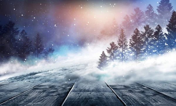 Donkere Winter Bos Achtergrond Nachts Winterlandschap Met Houten Tafel Vooraan — Stockfoto