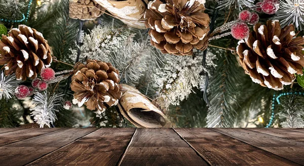 Vánoční Sváteční Stůl Prázdná Slavnostní Scéna Dřevěný Stůl Lucerny Míče — Stock fotografie