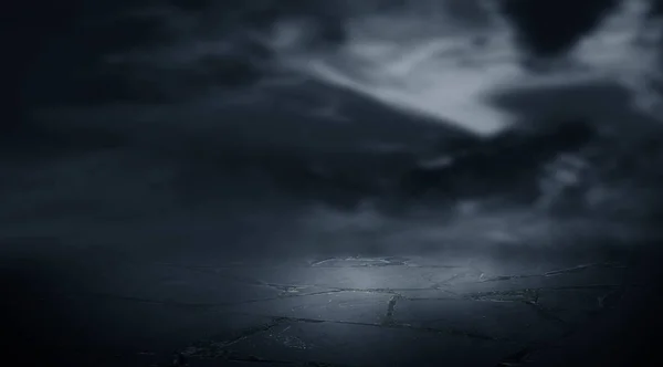 Dramático Fundo Preto Branco Céu Noturno Nublado Luar Reflexão Pavimento — Fotografia de Stock