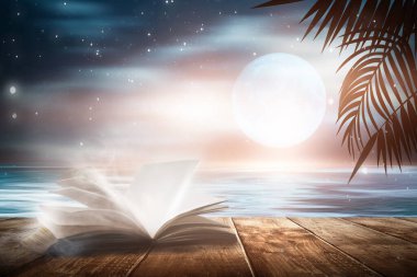 Günbatımlı bir deniz manzarası hakkında açık bir kitap. Palmiye dalları, siluetler, güneş ışığı. Tahta masa. Gece görüşü, açık deniz manzarası. 3B illüstrasyon