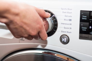 Çamaşır günü - çamaşır makinesi programı kurduktan