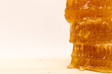 Tatlı Petek, üzerinde beyaz izole