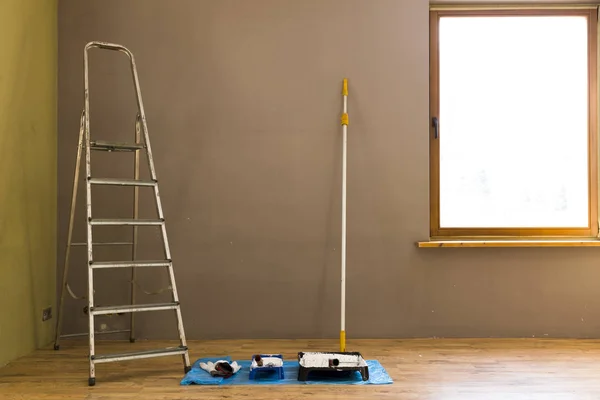 Sada nástrojů pro malování zdi doma — Stock fotografie