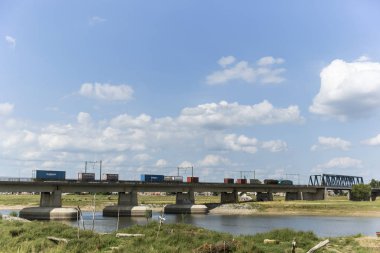 Endüstriyel Tren Köprüsü Mal Taşıma ve Ürünleri