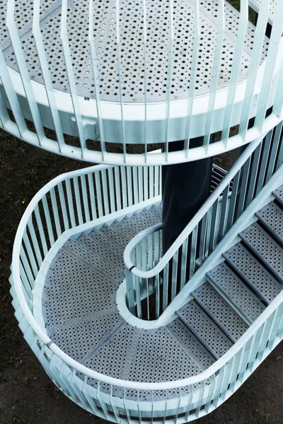 Alternativer Treppenabgang — Stockfoto