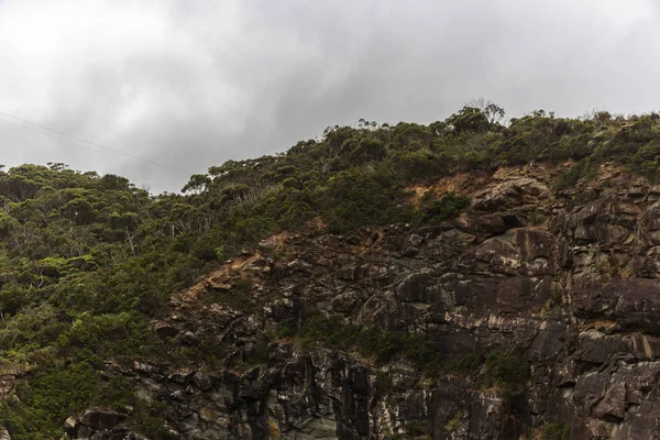 Parede de rocha alta ao longo da Great Ocean Road em Victoria Austrália — Fotografia de Stock