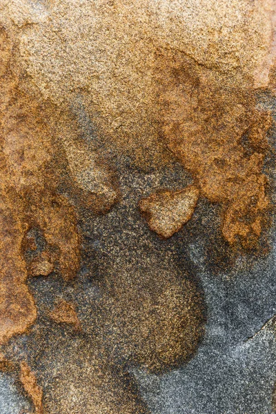 Texture de pierre rustique orange brûlée sur la formation rocheuse — Photo