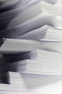 Düz kağıt sıralama için yüksek gruplar halinde dizilmiş