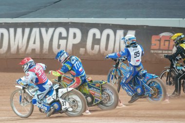 Piotr Pawlicki önce Chris Harris ve Bartosz Zmarzlik içinde s