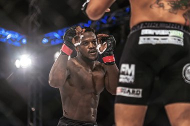 Papy Abedi vs Bruno Carvalho Superior meydan 14