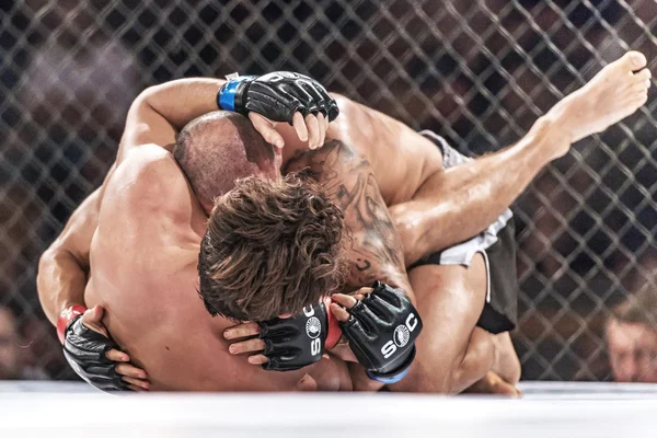 Fight between Michel Ersoy vs Fabien Gallinaro at Superior Chall — Stockfoto