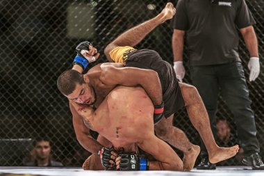 Arada Dilmurod Movlonov vs Elio Caiaffa çift c prefight
