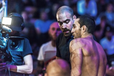 Mücadele önce arada Edris Rafigh vs Viktor Gustavsson SÜ