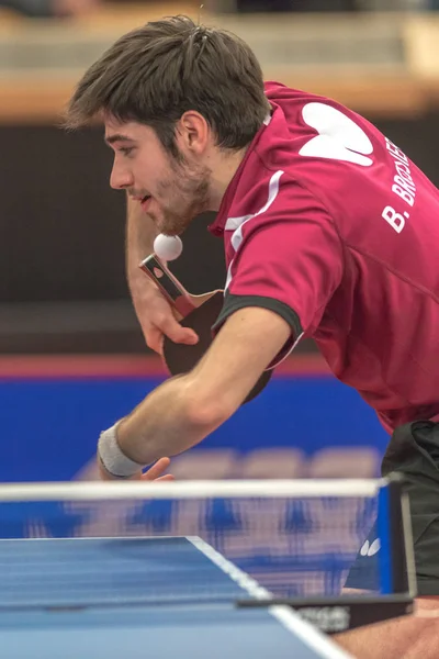 Benjamin Brossier en el torneo de tenis de mesa SOC en el aren — Foto de Stock