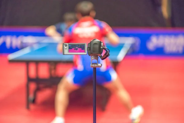 Camcorders recording the players at the table tennis tournament — Stock Photo, Image