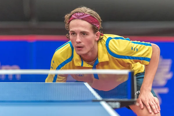 Carl Ahlander Johansson (SWE) vs Can Akkuzu (FRA) en la mesa t — Foto de Stock