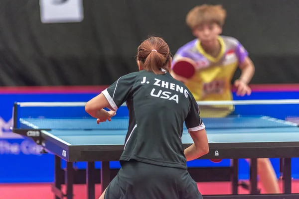 Edyta Zheng (Sa) vs Yihan Zhou (Sgp) o tenis stołowy wyś — Zdjęcie stockowe