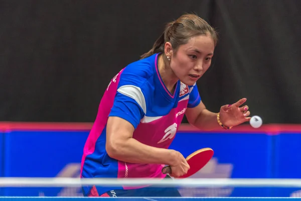 Hitomi Sato (Jpn) vs Li Qian (Pol) στο το τουρνο πινγκ-πονγκ — Φωτογραφία Αρχείου