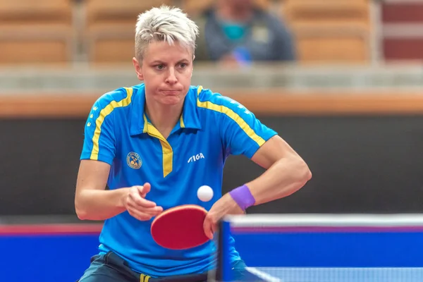 Matilda Ekholm (Swe) vs Ying Han (Ger) o tourn tenis stołowy — Zdjęcie stockowe