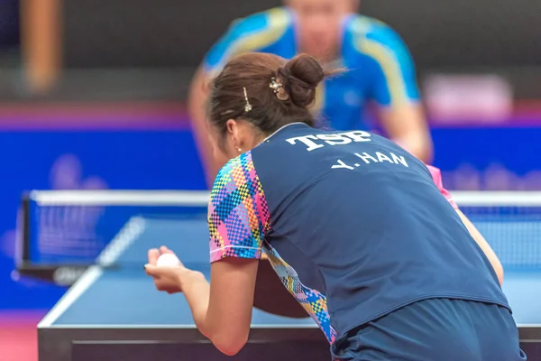 Matilda Ekholm (SWE) vs Ying Han (GER) en el torneo de tenis de mesa — Foto de Stock