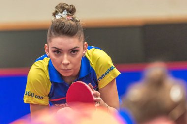 Bernadette Szocs (Rou) vs tablo tenni Britt Eerland (Ned)