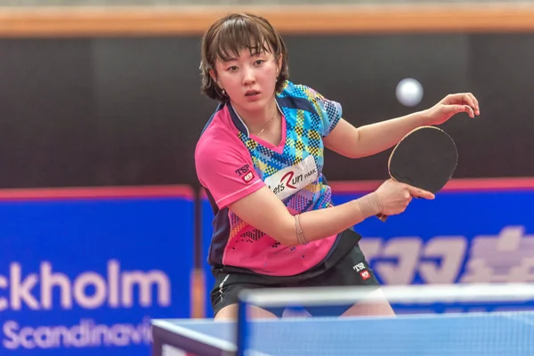 Barbora Balazova (Svk) vs Hyowon Suh (Kor) w t tenis stołowy — Zdjęcie stockowe