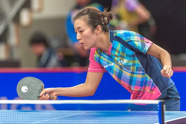 Matilda Ekholm (Swe) vs Ying Han (Ger) o tourn tenis stołowy — Zdjęcie stockowe